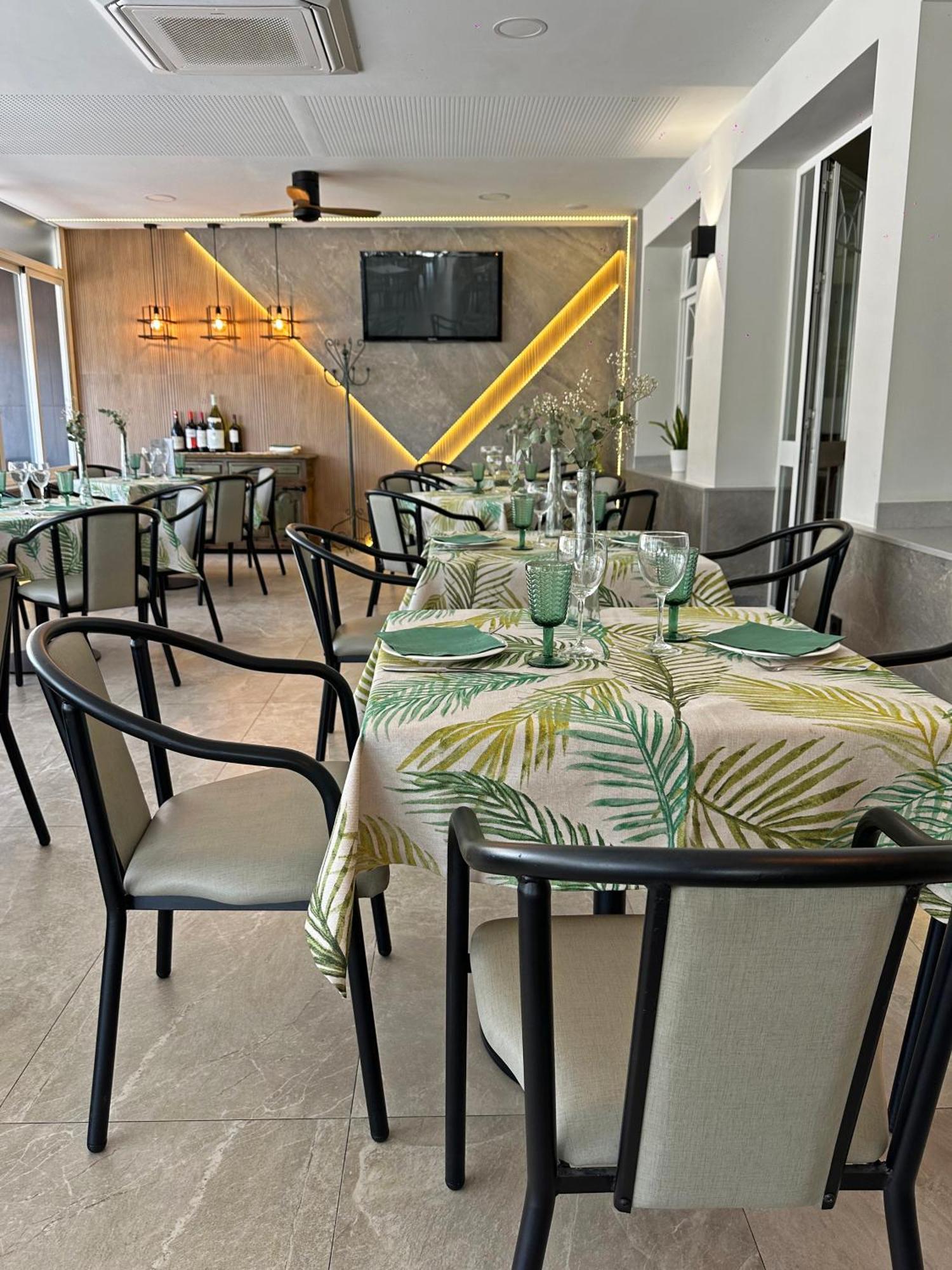 Hostal Restaurante El Cary Montemayor 외부 사진